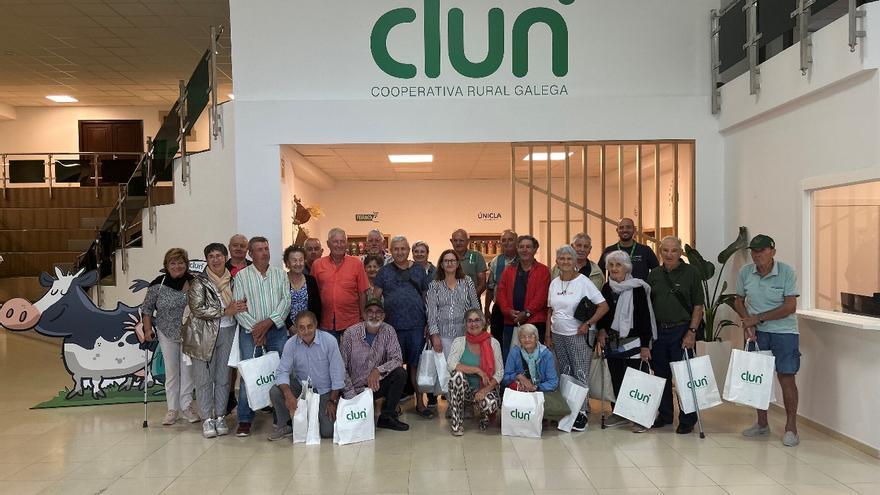 Ganaderos mallorquines elogian en Feiraco la “profesionalización” del sector lácteo gallego