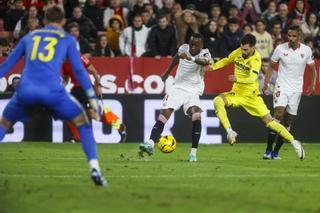 La crónica | El miedo de Díaz de Mera priva del triunfo al Villarreal en Sevilla (1-1)