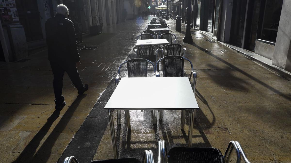 Terraza vacía en Avilés