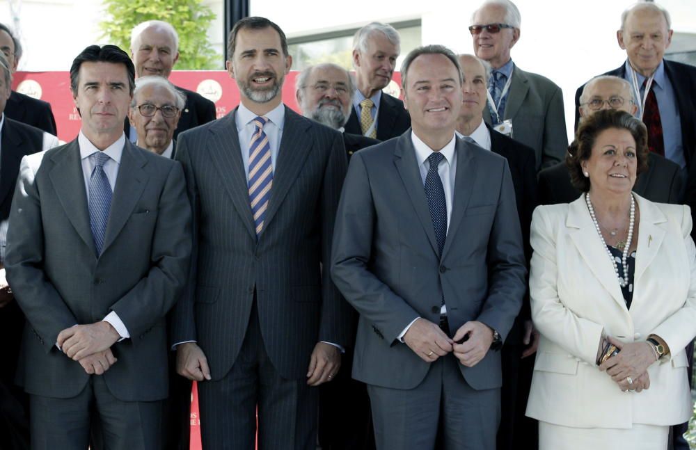 El entonces Príncipe Felipe, acompañado por José Manuel Soria, Alberto Fabra y Rita Barberá en los Premios Rey Jaime I de 2013.