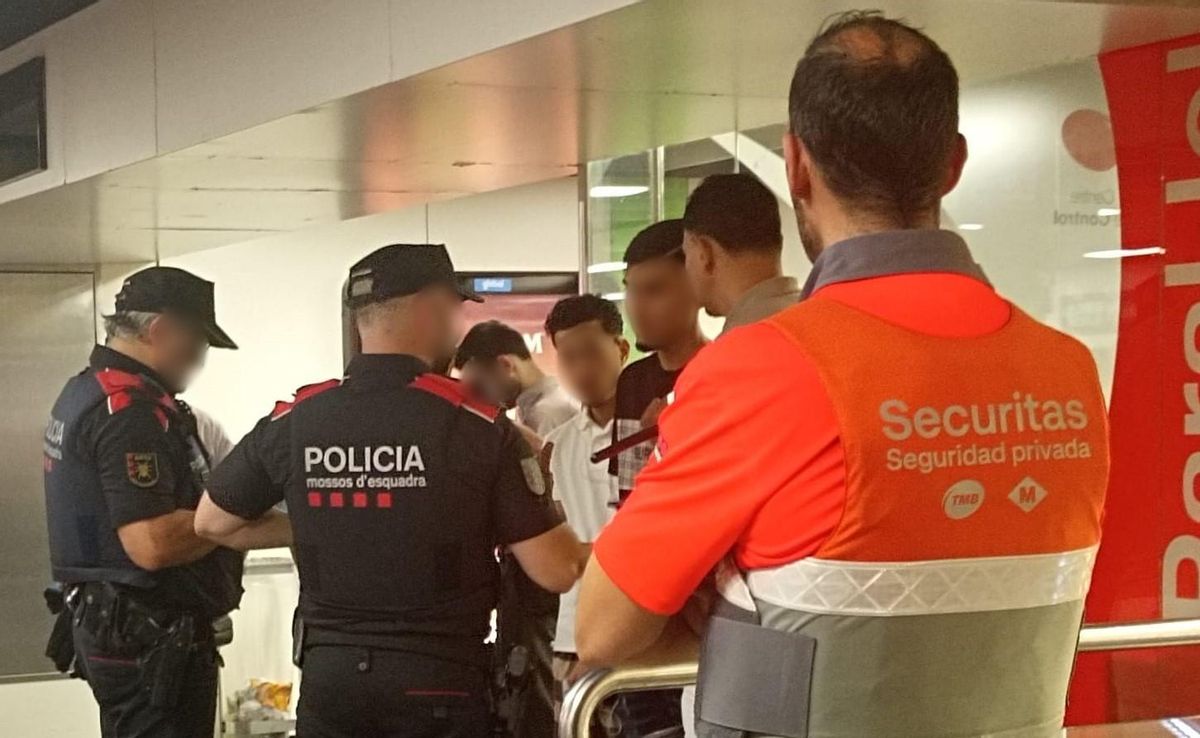 Operativo de Mossos en el metro