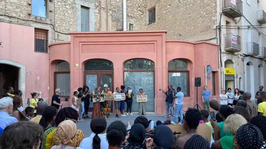 Entitats socials de l&#039;Alt Empordà es manifesten a Figueres contra la vulneració de drets humans a Melilla