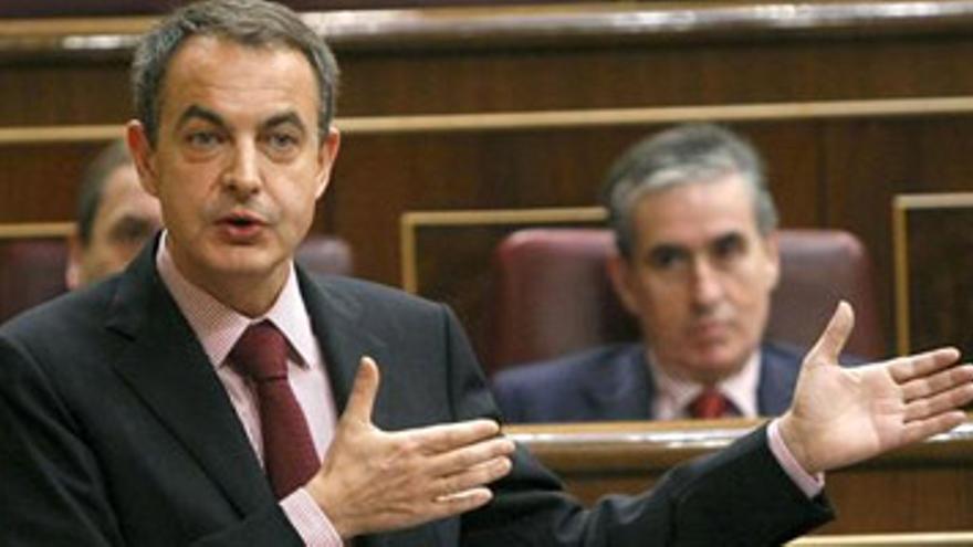 Zapatero echa en cara a Rajoy que apoyara el veto de ERC a los presupuestos