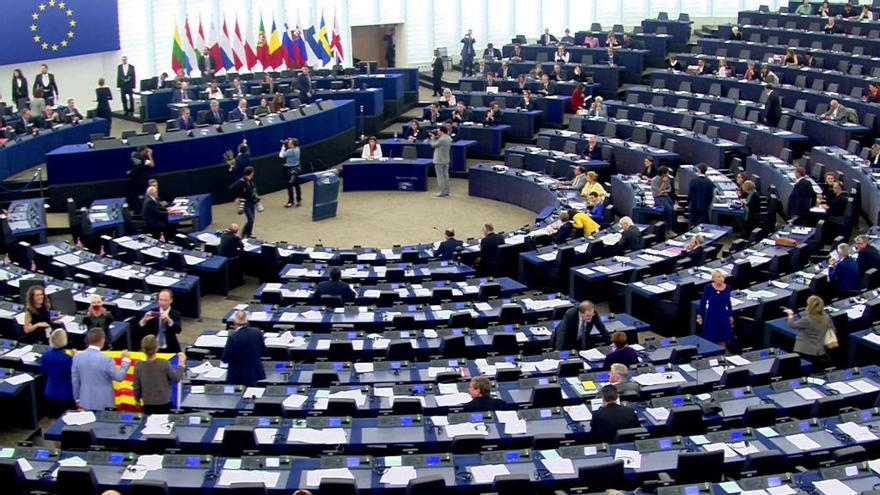 El Parlament Europeu reclama diàleg dins de la llei