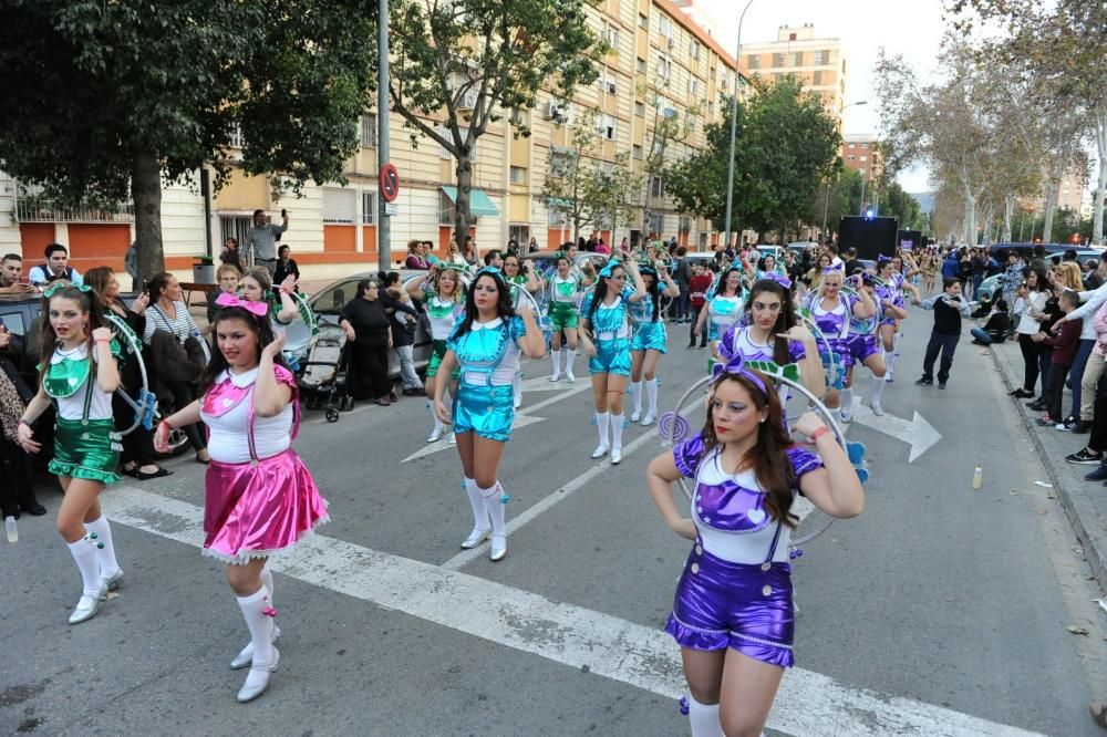 Vistabella saca su carnaval a las calles