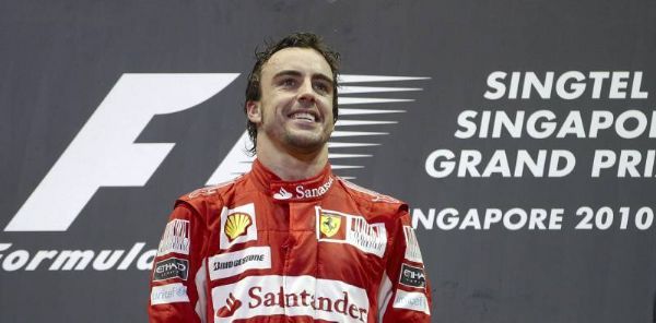 Alonso vence en Singapur