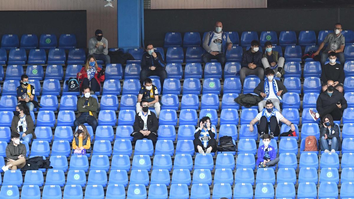 Aficionados en Riazor con aforo limitado