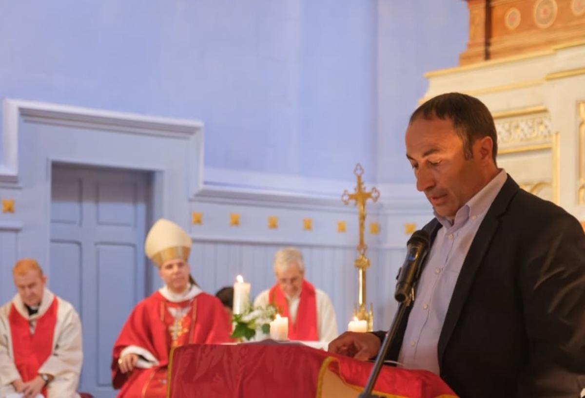 L'alcalde i el bisbe durant la cerimònia