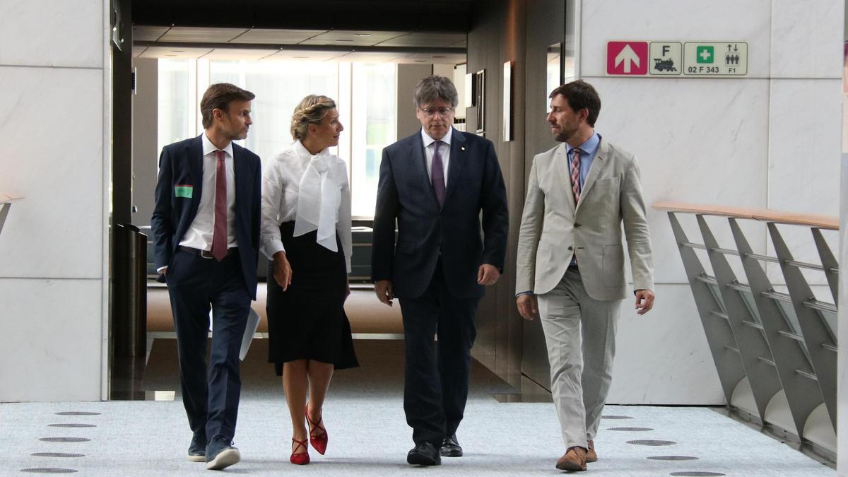 Carles Puigdemont y Yolanda Díaz se reúnen en el Parlamento Europeo