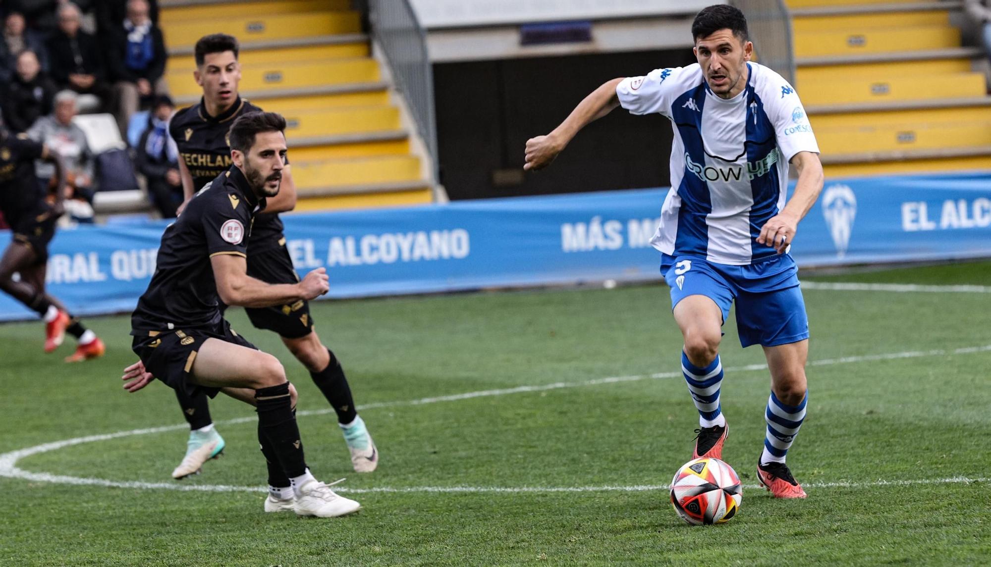 El Alcoyano noquea al lider