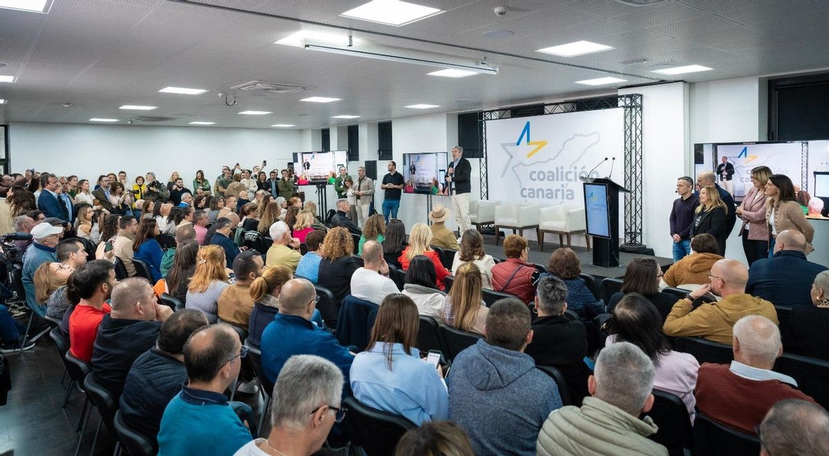Fernando Clavijo se dirige a los asistentes a la convención de Coalición Canaria de Tenerife.