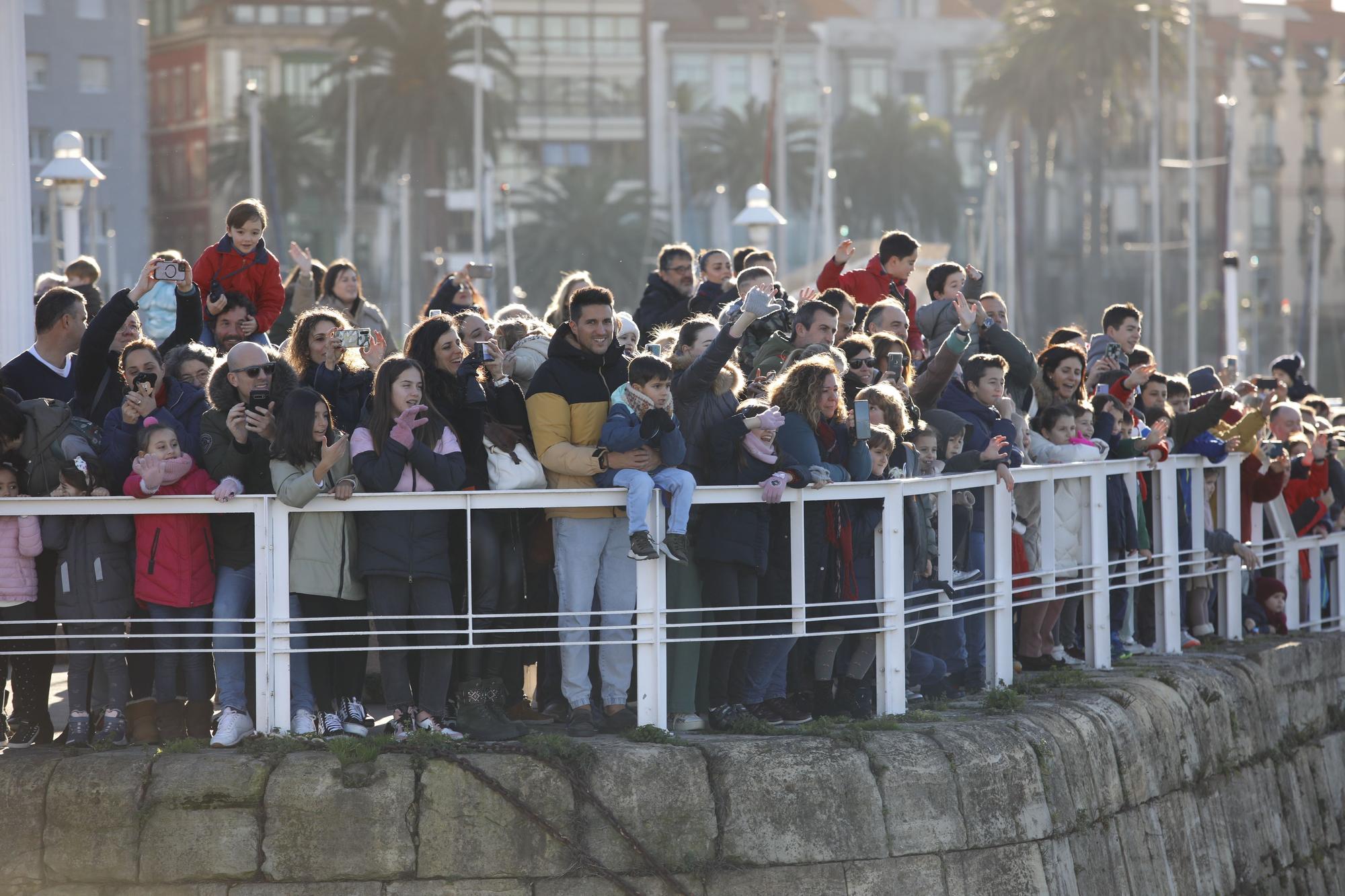 Así ha sido la llegada de los Reyes Magos a Gijón