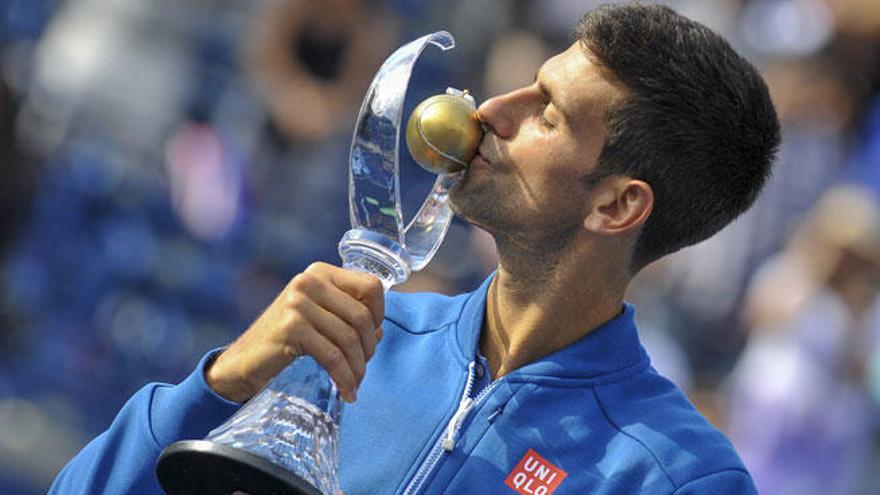 Djokovic celebra su triunfo en Toronto.