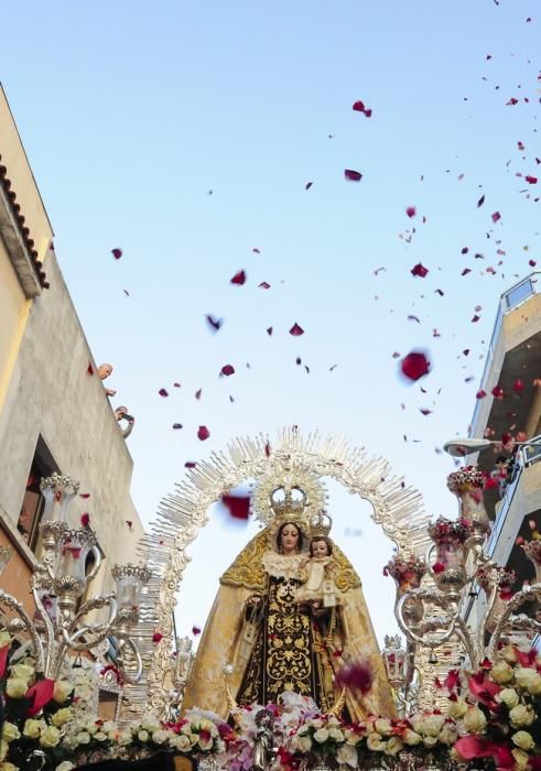 Procesion del Carmen por las calles de La Isleta