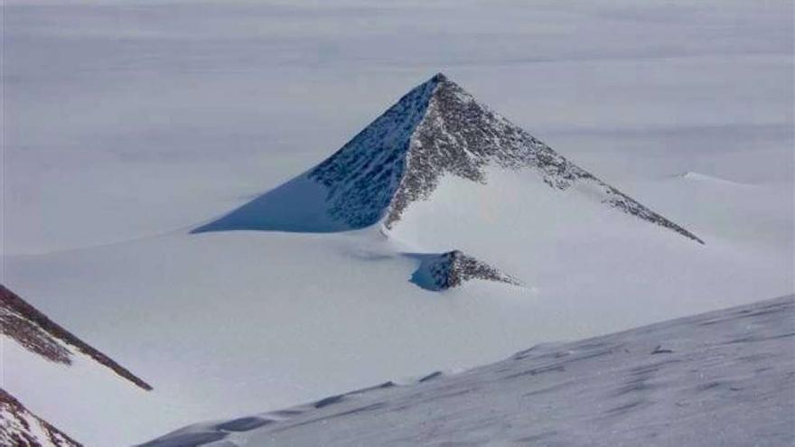 This is the Egyptian pyramid ‘Nunatak’ discovered in Antarctica