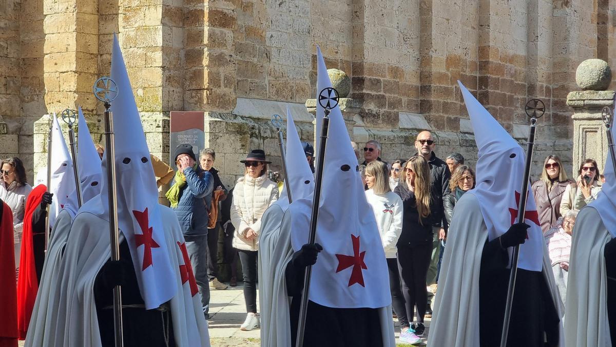 GALERÍA | Toro se rinde ante la procesión de Jesús Nazareno y Ánimas de la Campanilla