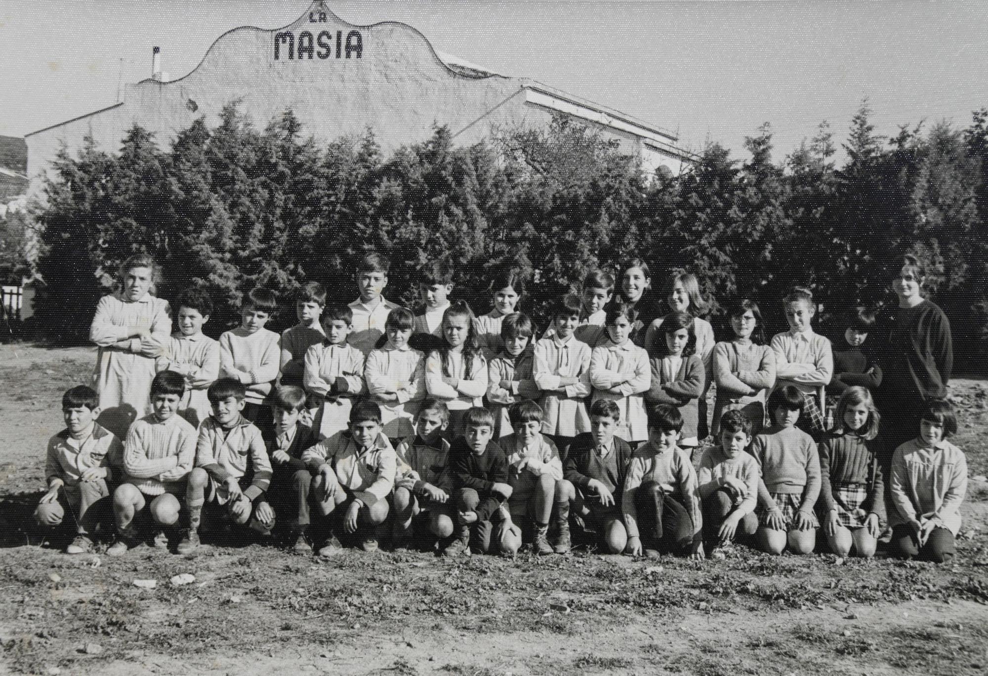 Els alumnes que van estrenar l'escola, a l'octubre de 1970