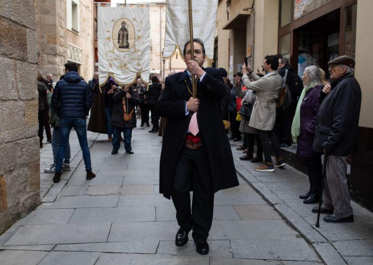 El arranque de la procesión, desde San Vicente. | Ana Burrieza