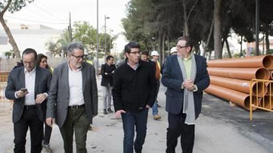 Visita de Jorge Rodríguez a las obras de Torrent.