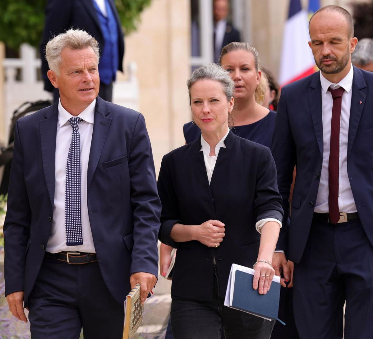 L’esquerra insta Macron a nomenar la seva candidata com a primera ministra L’esquerra insta Macron a nomenar la seva candidata com a primera ministra