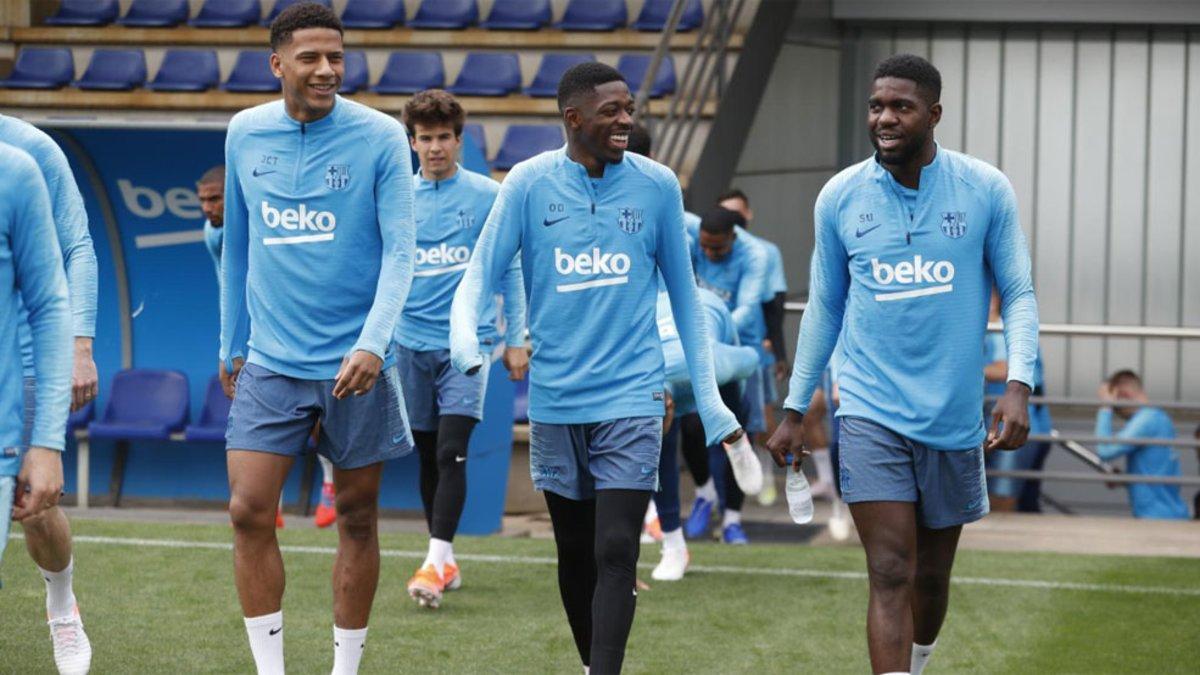 Los jugadores del Barça en el entrenamiento