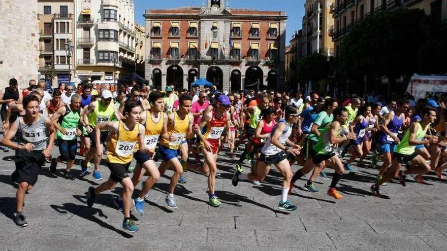 Salida de la pasada edición en la Plaza Mayor de Zamora.