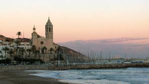 Sitges és un dels pobles més turístics del litoral barceloní.