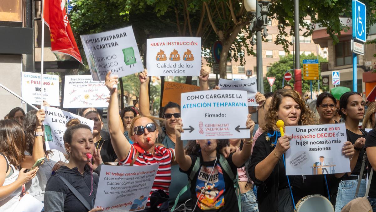 Protesta de los trabajadores de la Atención Temprana en Valencia