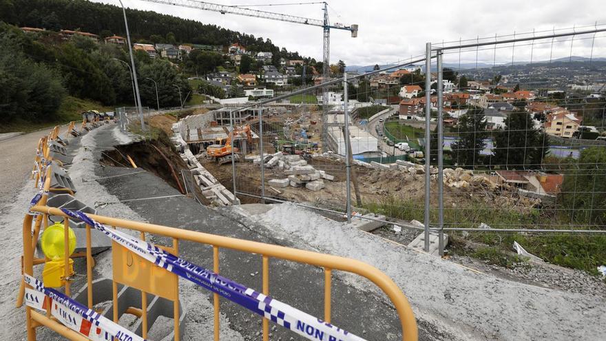 Vecinos de A Caeira alertan del riesgo de derrumbe de un talud y de una carretera