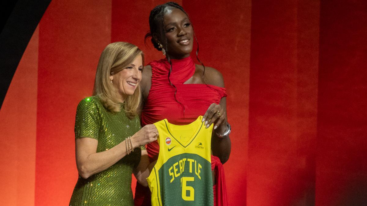 Awa Fam, 3 del draft, lidera una noche histórica para el baloncesto español en la WNBA