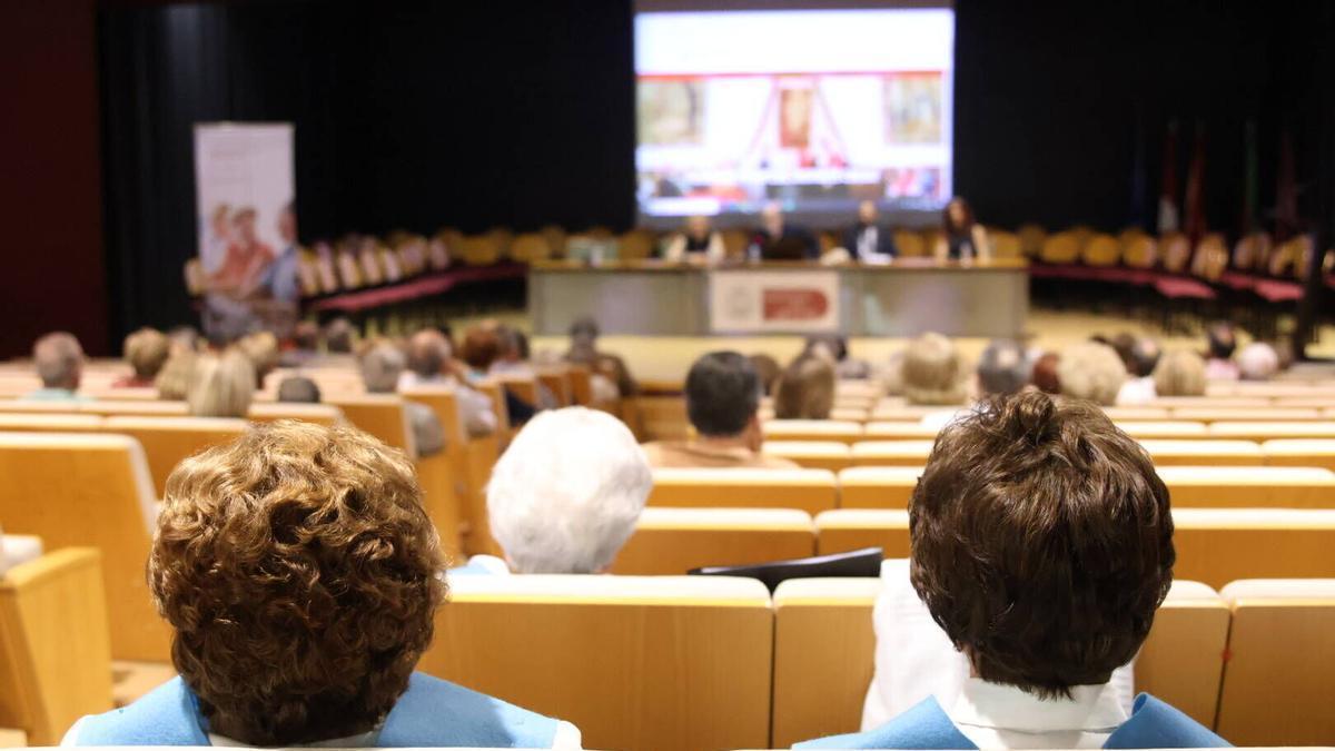 Clausura de Curso Académico 2025-2026 de la Universidad de la Experiencia. El acto contará con la presencia de la Dr. ª Verónica González Nuñez,