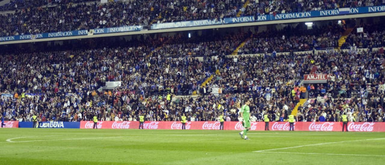 Ambiente en el Rico Pérez en la visita del Real Madrid en la 10-11.