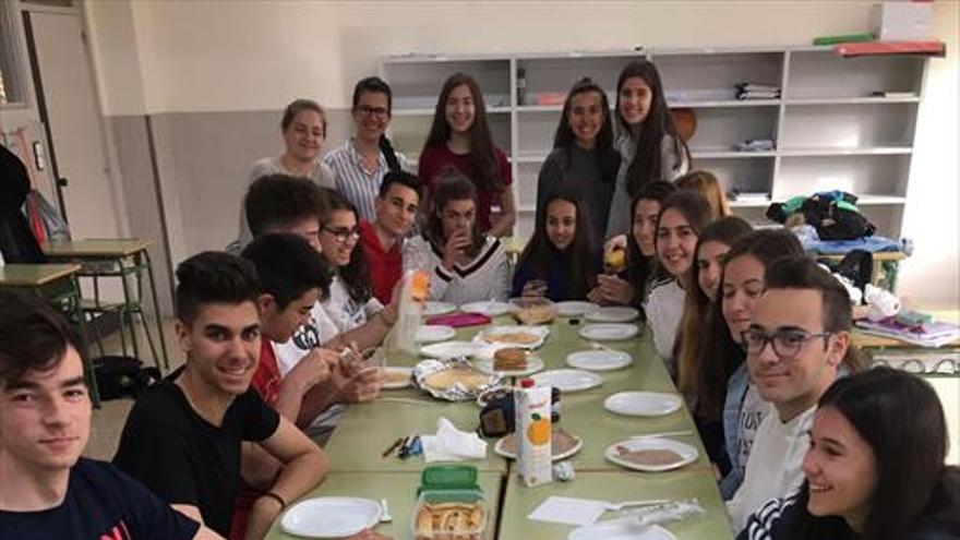 Desayuno francés en el colegio Romareda