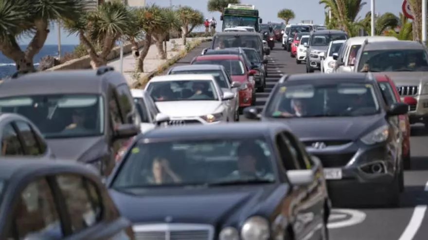Cierran tres playas de Tenerife por la afluencia masiva de personas