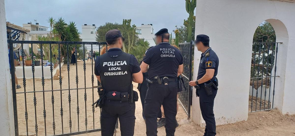 La Policía Local y la Guardia Civil detienen a las dueñas de la casa Langostina cuando itentaban evitar la ocupación de una parcela
