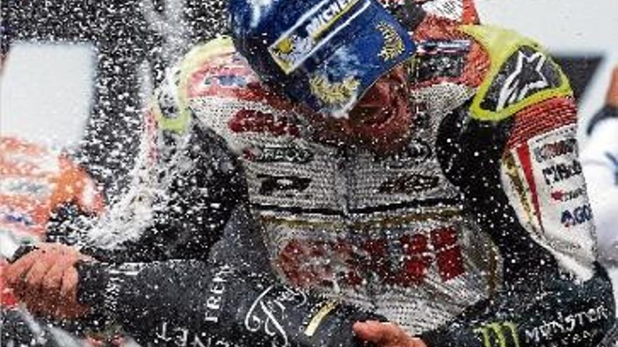 Cal Crutchlow venç a Brno en una lluita d&#039;estratègies