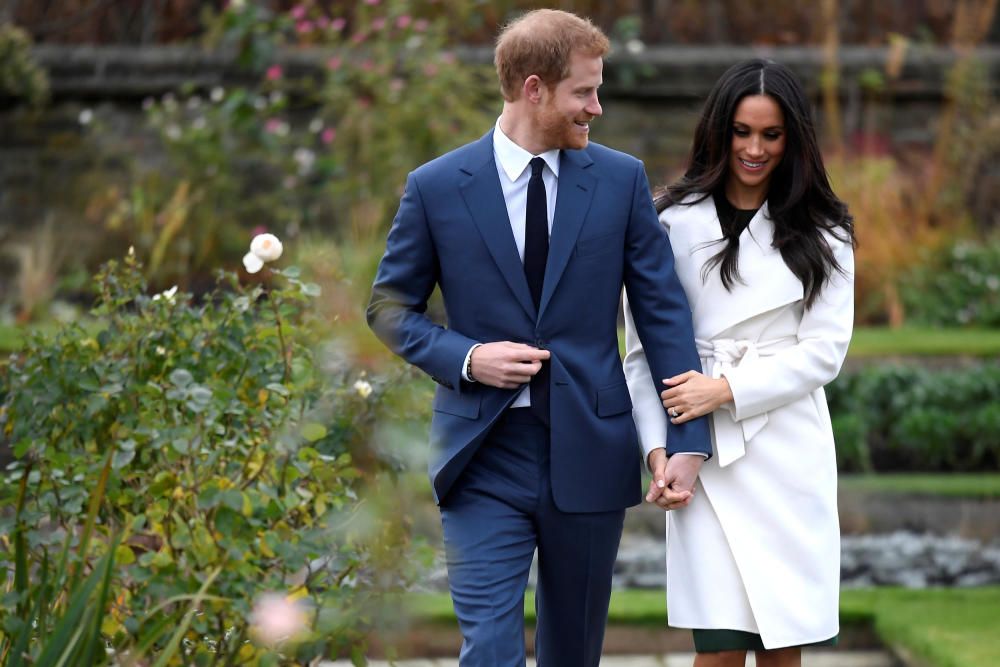 El príncipe Enrique de Inglaterra y Meghan Markle anuncian su compromiso