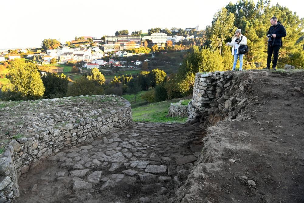 El yacimiento de Elviña tiene avanzados los trabajos anteriores a la restauración de estructuras que concluirá en febrero, previa a los informes técnicos para su apertura al público.