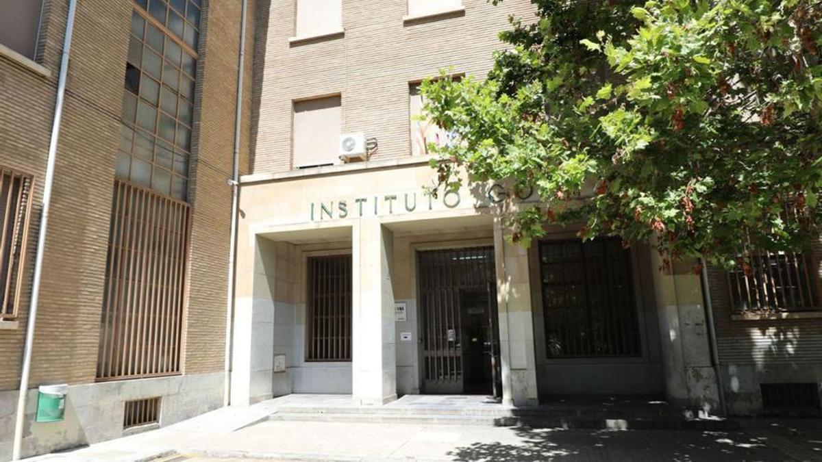 Fachada del instituto Goya de Zaragoza, en una imagen de archivo.