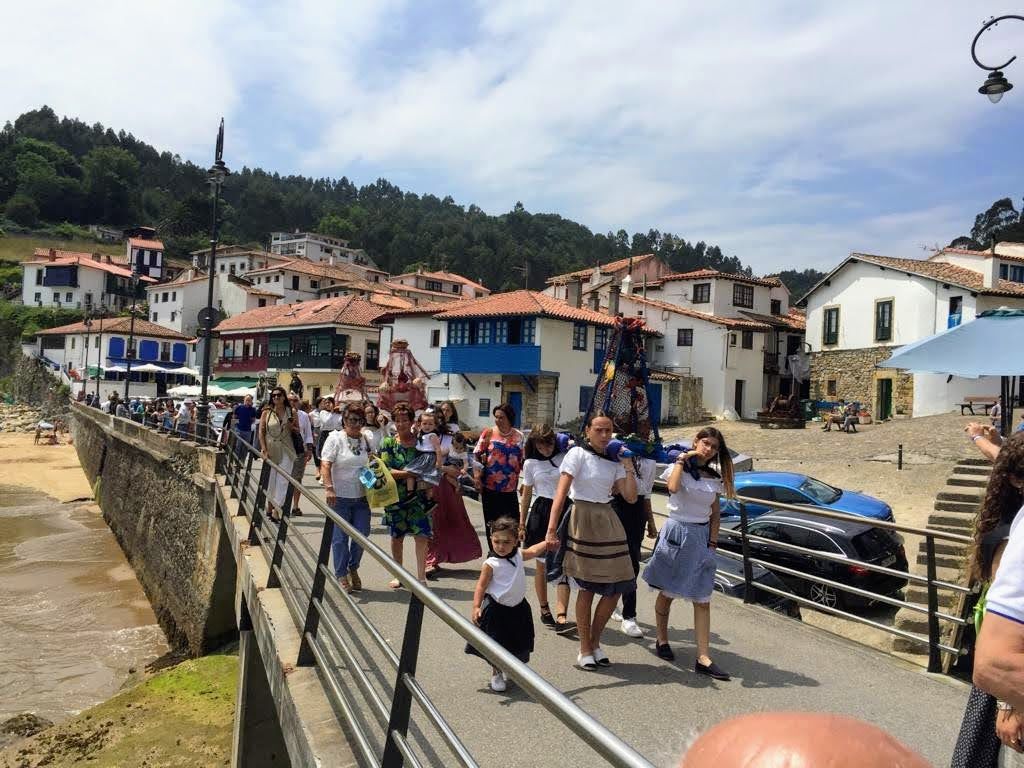 En imágenes| El Carmen retumba en Asturias