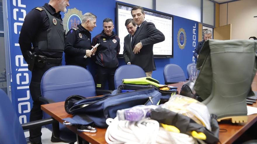 Córdoba se prepara ante catástrofes con teléfonos por satélite, mochilas de intervención y una nueva sala de crisis