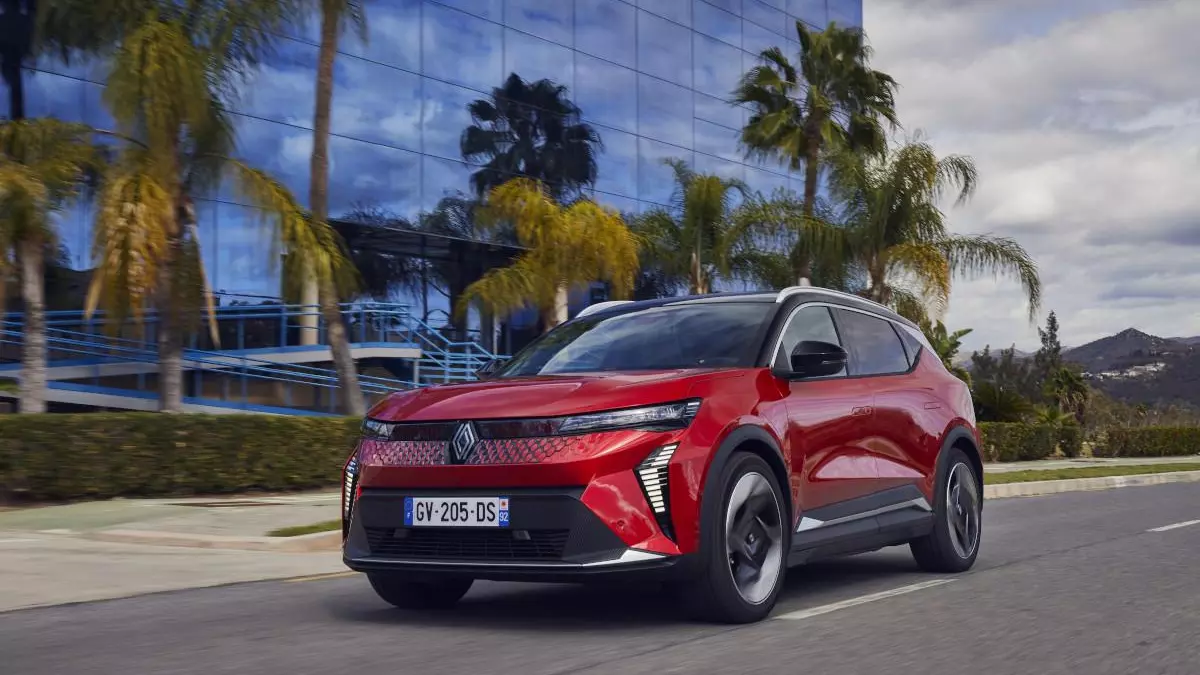 El Renault Scenic E-Tech eléctrico reduce a la mitad su tiempo de carga