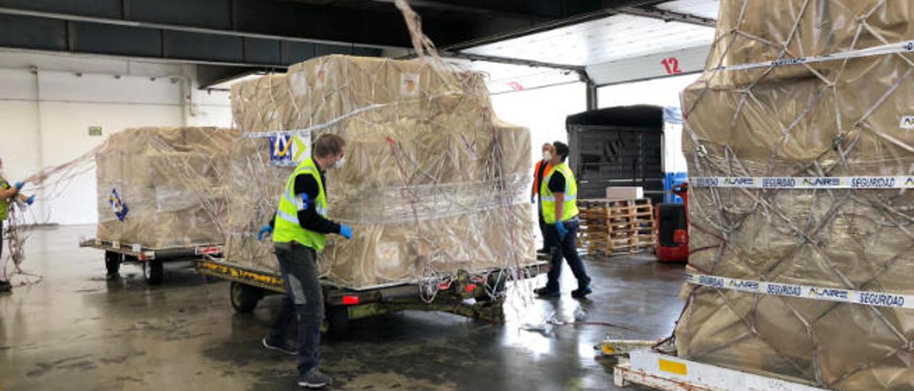 Envío llegado de Madrid de productos sanitarios.