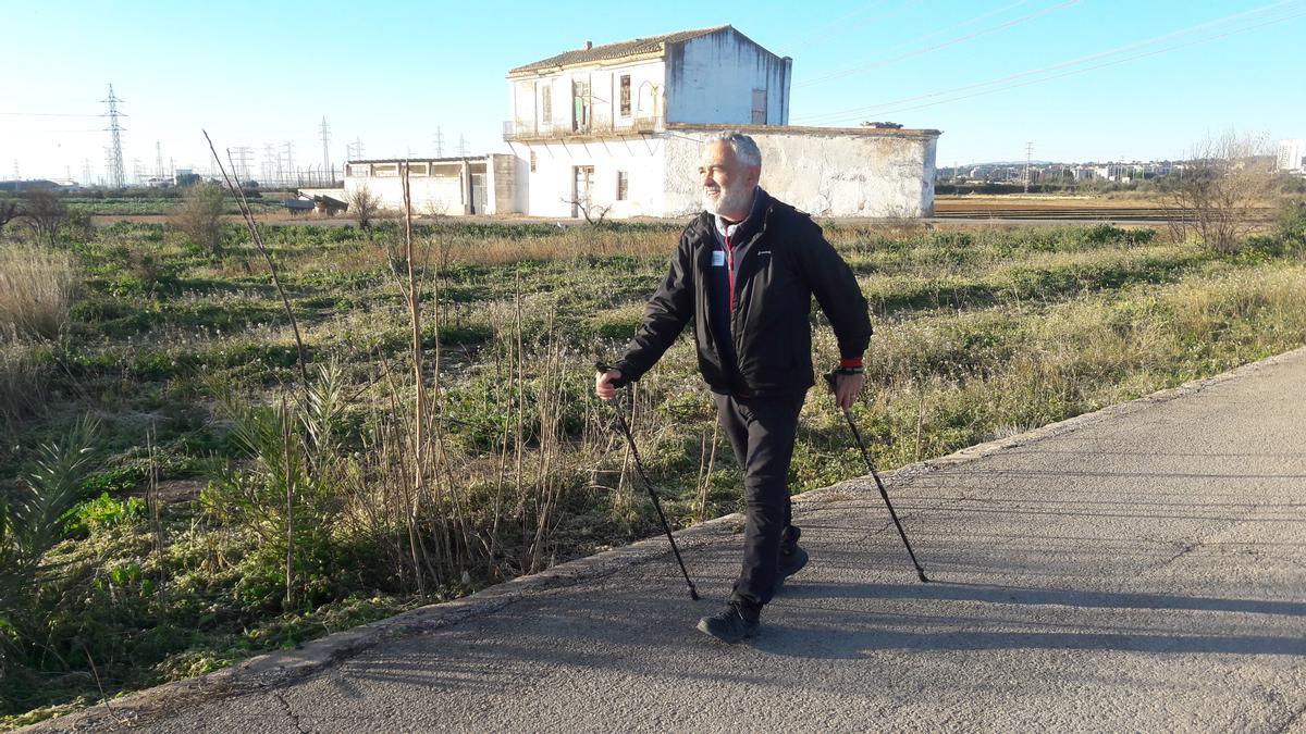 Por la ciudad o el campo, la marcha permite un movimiento integral del cuerpo.