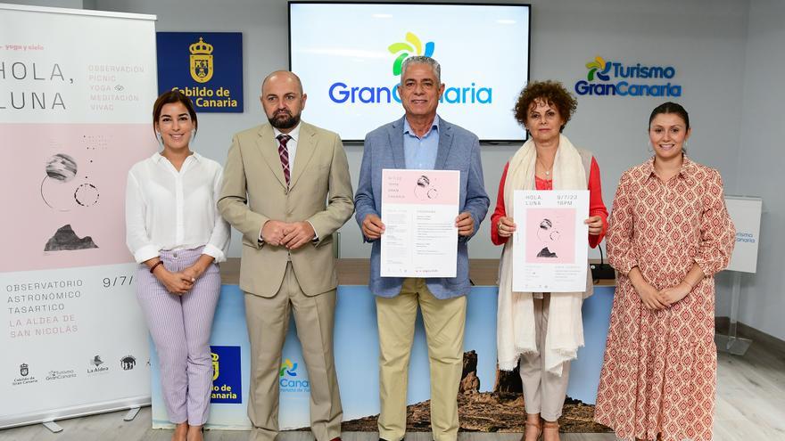 Tasartico acoge una noche de yoga y astronomía para dar la bienvenida a la luna de julio