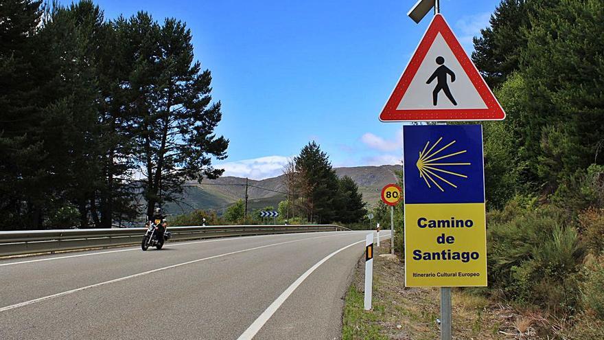 Fomento instala nuevas señales luminosas en el Camino de Santiago | ARACELI SAAVEDRA