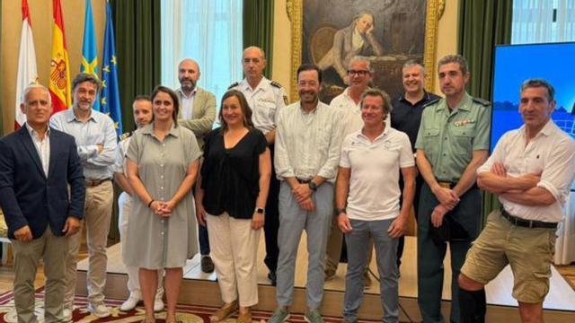Asistentes a la presentación de la regata.