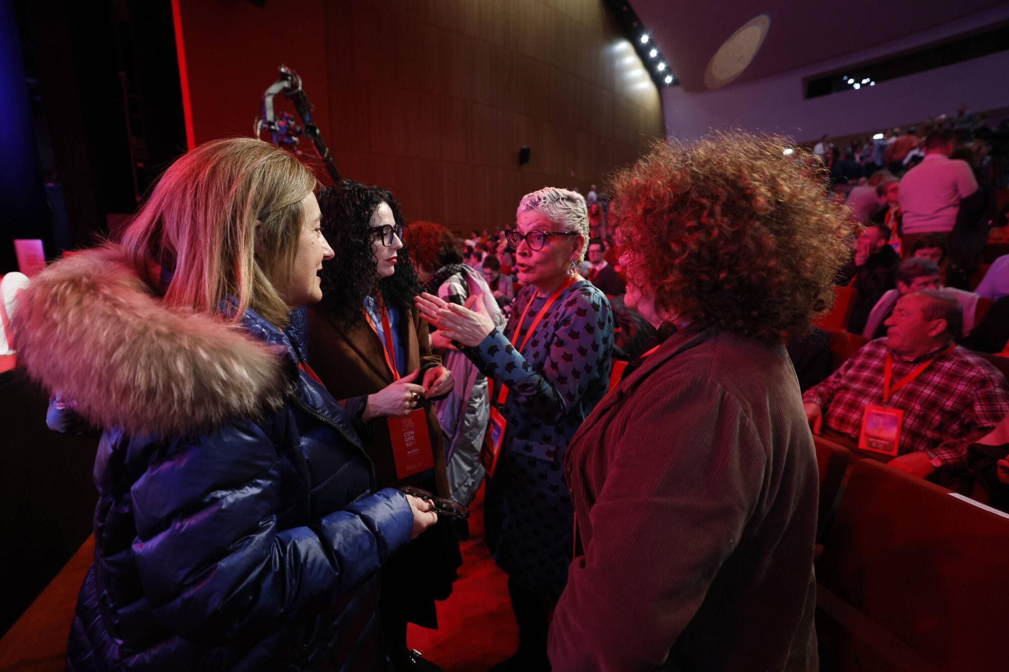 EN IMÁGENES: Pedro Sánchez y Adrián Barbón abren el congreso del PSOE asturiano