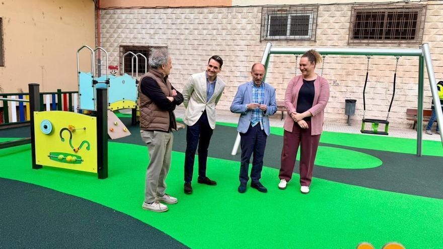 El Concello de Ourense inaugura una nueva zona infantil en el barrio de Vistahermosa