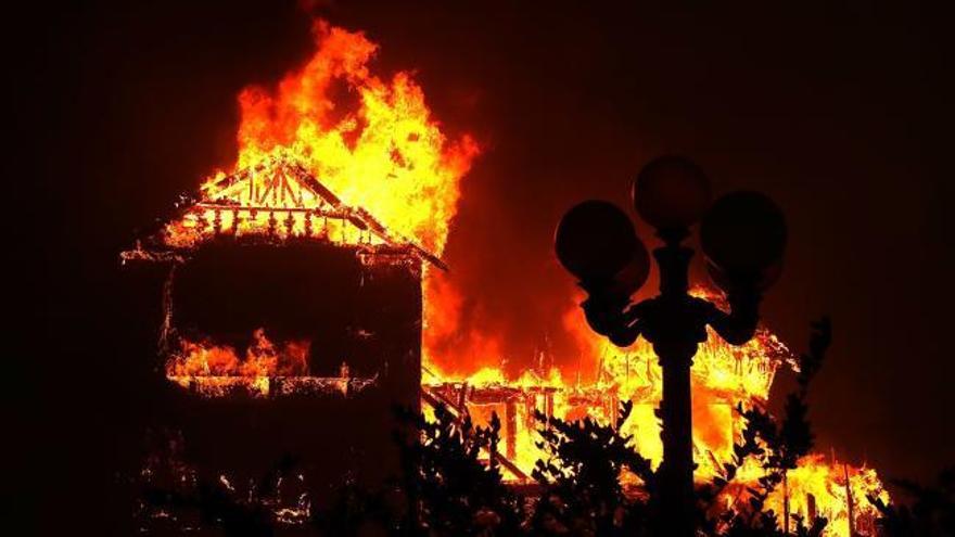 76 muertos y más de 1200 desparecidos en los incendios de California